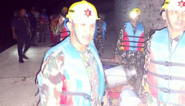 पहिरो जोखिमका सर्वसाधरणलाई सेनाद्वारा उद्धार