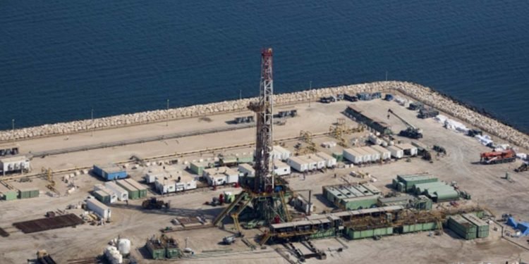 साउदी अरबद्वारा प्रतिदिन दश लाख ब्यारेल तेल उत्पादन घटाउने