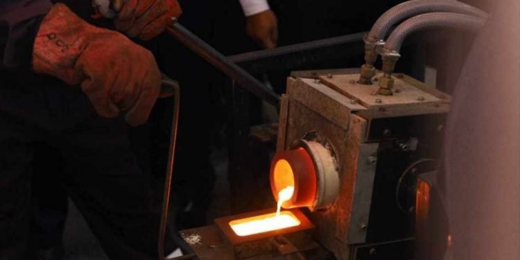 सिनामंगलबाट बरामद तस्करीको सुन गालेर जोख्दा ६० किलो ७१६ ग्राम