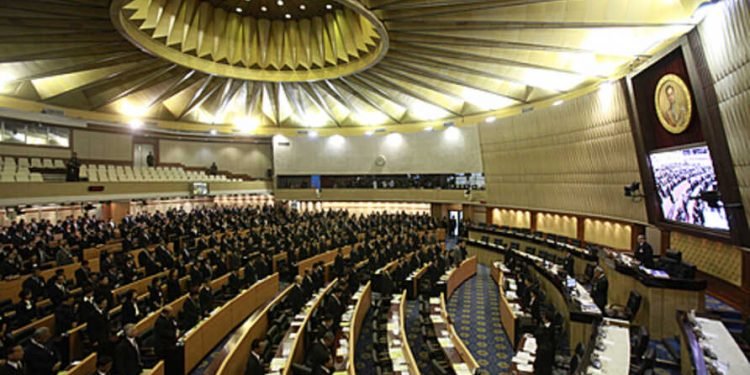 थाइल्याण्डमा अदालतको फैसला नभएसम्म प्रधानमन्त्री चयन प्रक्रिया रोक्न आदेश