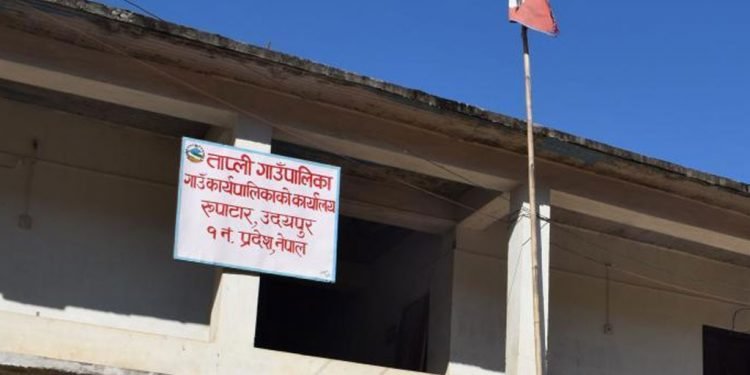 सार्वजानिक यातायात सञ्चालन गर्दै ताप्ली गाउँपालिका
