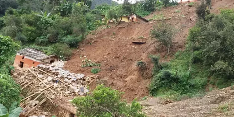 तारकेश्वरमा पहिरो खस्दा दुईको मृत्यु