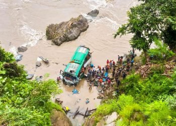 तीव्र गतिकै कारण बस त्रिशूलीमा खस्योः प्रहरी