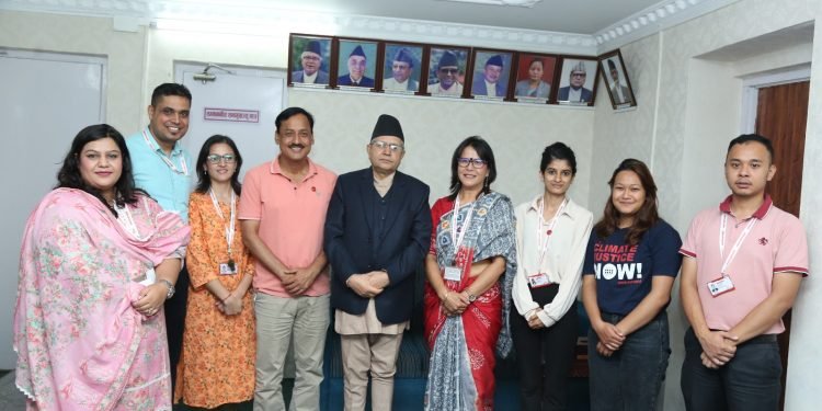 एक्सनएड नेपालले ‘जलवायु न्यायअभियान’अन्तर्गत सभामुख देवराज घिमिरेलाई ध्यानाकार्षण पत्र