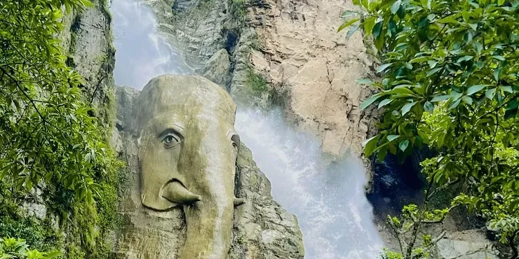 आन्तरिक पर्यटनको गन्तव्यस्थल ‘ऐनापहरा’