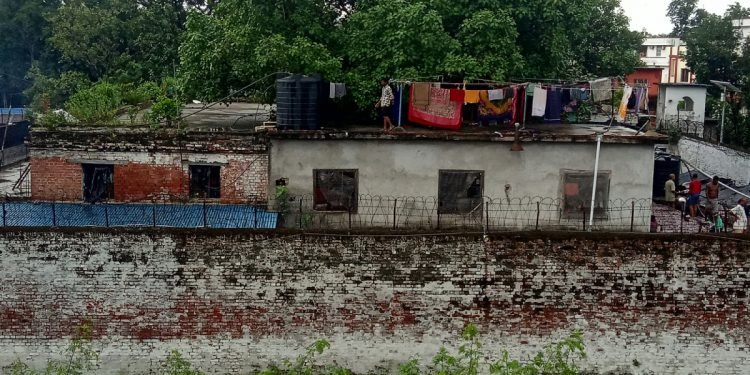 जीर्ण बाँके कारागार