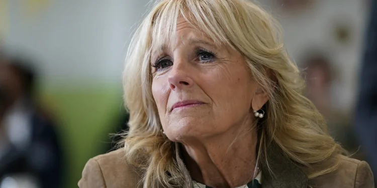 अमेरिकी प्रथम महिला पुनः कोरोना सङ्क्रमित