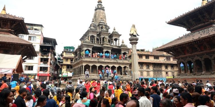 श्रीकृष्ण जन्माष्टमी पर्वः देशभरका श्रीकृष्णमन्दिरमा भक्तजनको घुइँचो