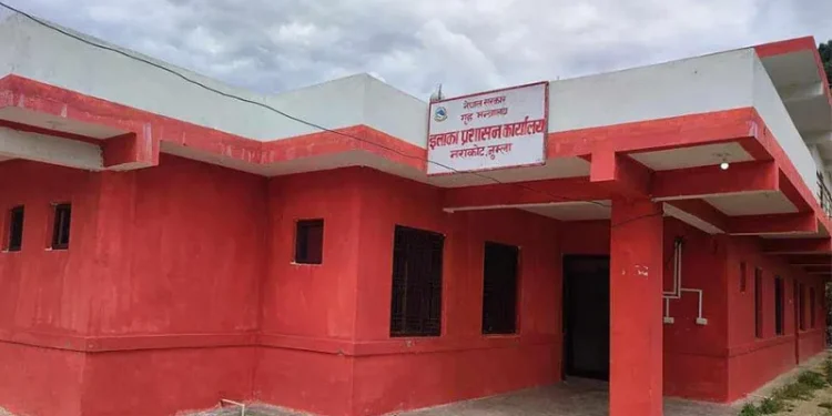 इलाका प्रशासन कार्यालय नराकोटमा कर्मचारी अभाव