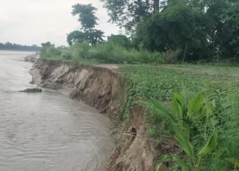 नदीको जग्गा कटानले मुक्त कमैया परिवार विस्थापित हुँदै