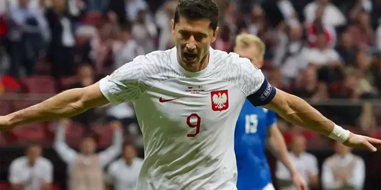 लेवानडोस्कीको दुई गोलमा पोल्याण्ड विजयी