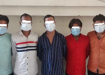 भन्सार छलेर ल्याएको मदिरासहित ५ जना भारतीय नागरिक पक्राउ