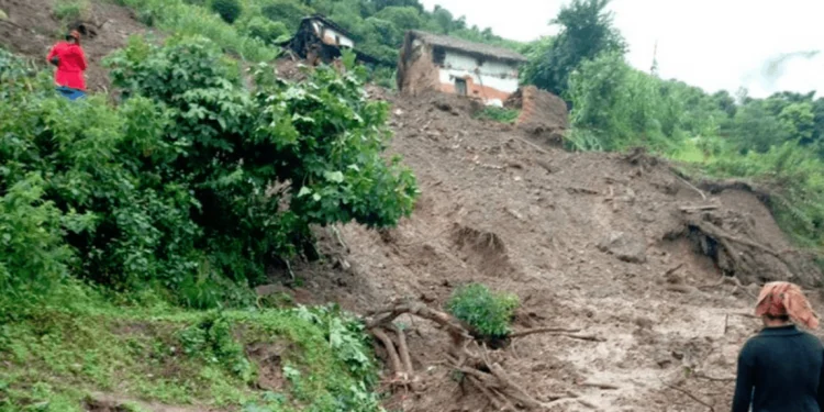 पहिरोका कारण सात घर विस्थापित