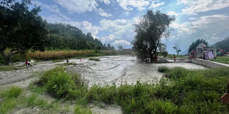 पहिरोले आदिबराहताल बगरमा परिणत