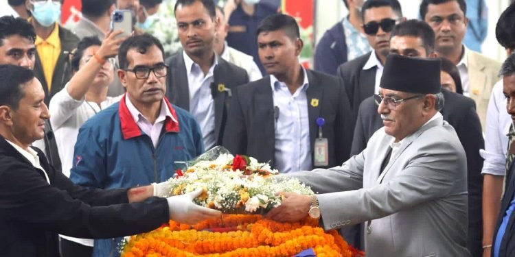 प्रधानमन्त्री र पूर्वराष्ट्रपतिसहित शीर्ष नेताद्वारा नेम्वाङप्रति श्रद्धाञ्जली