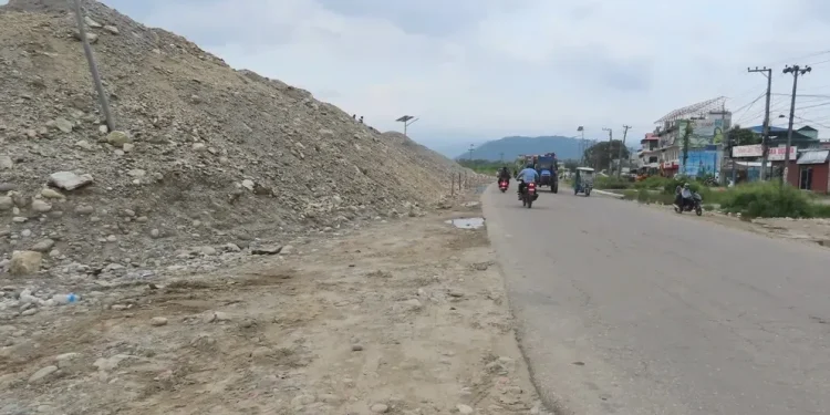 पुल्चोक– गोन्द्राङ छ लेन सडकको काम प्रभावित