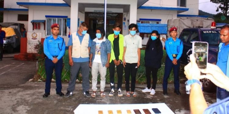 अवैध ४ किलो सुनसहित पक्राउ परेकाहरुमाथि संगठित अपराध मुद्दामा अनुसन्धान जारी