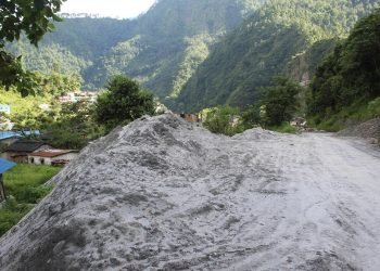 ठेक्का सम्झौता बिनै बालुवा उत्खनन हुँदा राजस्व गुम्यो