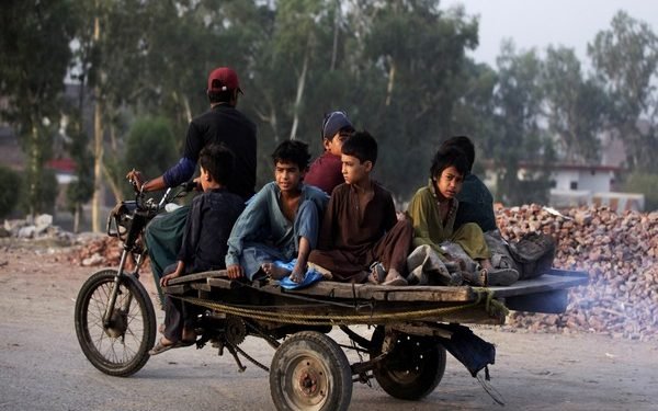 पाकिस्तानद्वारा एकै दिन तीन हजारभन्दा बढी अफगान शरणार्थीलाई देश निकाला