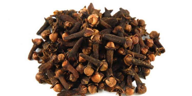 बिहान खाली पेटमा ल्वाङ खाँदा स्वास्थ्यमा हुन्छ अद्भुत फाइदा