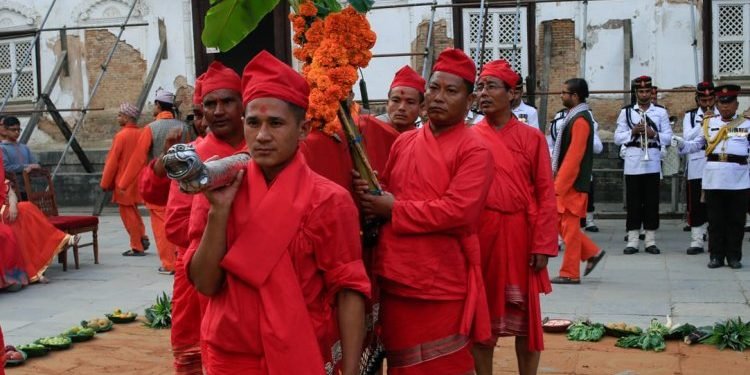आज बडादसैँको सातौँ दिन, घरघरमा फूलपाती भित्र्याइँदै