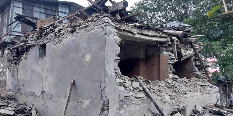 बझाङमा पुनः भूकम्पको धक्का, मध्यरातमा भागदौड