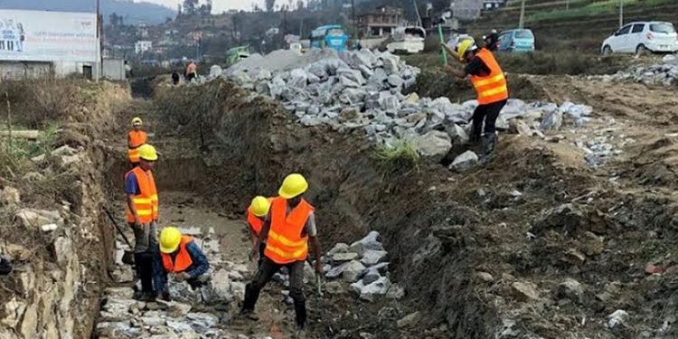 धुलिखेल–खावा सडक विस्तारः १६ महिनामा १२ प्रतिशतमात्रै काम
