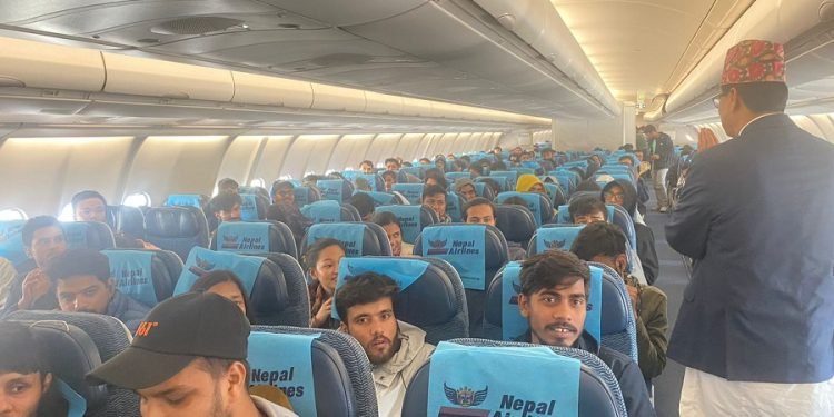 इजरायलबाट नेपाली नागरिक उद्धार गरी स्वदेश ल्याइयो