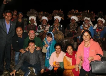 पर्यटक लोभ्याउँदै लोपोन्मुख झाँक्री नाच