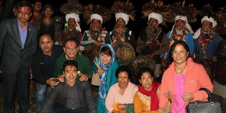 पर्यटक लोभ्याउँदै लोपोन्मुख झाँक्री नाच