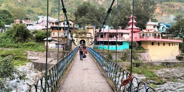 झुलाघाट नाका पूर्णरूपमा सञ्चालन, भारतबाट दसैं मनाउन घर फर्किनेलाई सहज