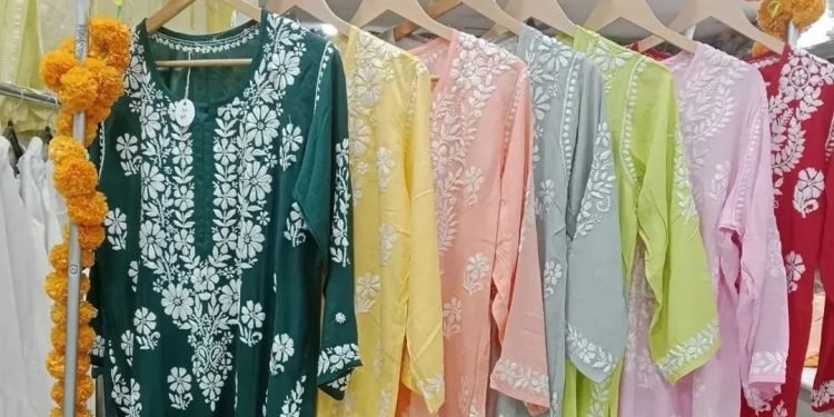 दसैंको टीकाका लागि कस्तो लुगा किन्ने ?