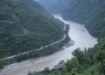 नारायणघाट–काठमाडौँ सडकमा मालवाहक गाडी चलाउन नपाइने