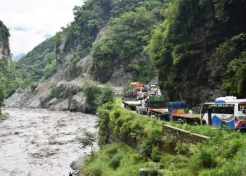 मुस्ताङ जाने पर्यटकलाई सधैँ बैसरी पहिरोको चुनौती