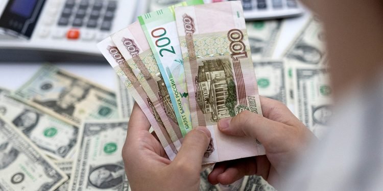 खलबलियो रुसको अर्थतन्त्र, चर्कियो ब्याजदर