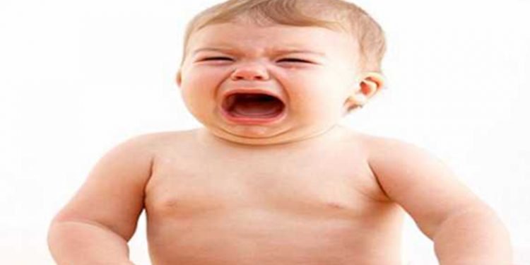 बच्चालाई रुन दिँदा हुन्छ फाइदा
