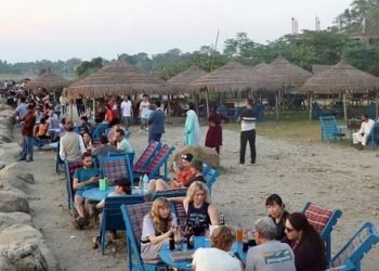 दसैँ बिदामा सौराहाका होटल भरिभराउ