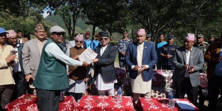 सरकारले बझाङ भूकम्प पीडितलाई घर बनाउन ५० हजार दिने