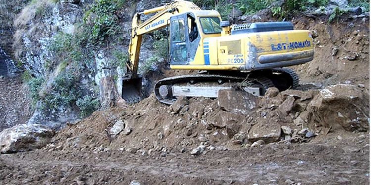 सुरु भएको आठ वर्षमा अझै सकिएन गल्छी – मैलुङ सडक