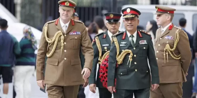 प्रधानसेनापति शर्मा र बेलायती सेनाध्यक्ष स्यान्डर्सबीच भेटवार्ता