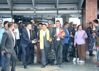 उपप्रधानमन्त्री श्रेष्ठ स्वदेश फिर्ता