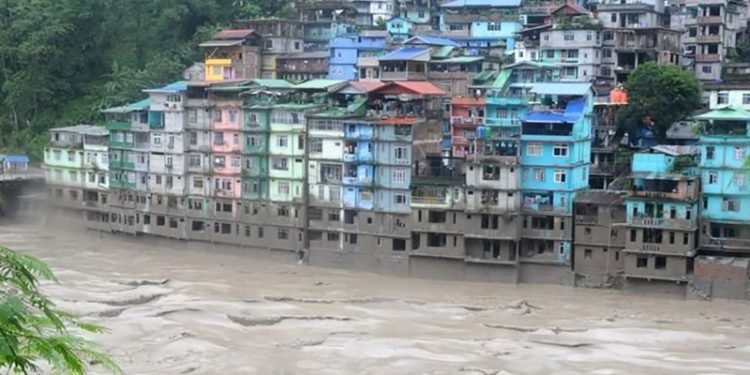 अपडेटः सिक्किममा आएको बाढीमा परी ४३ जना बेपत्ता, उद्धार कार्य जारी