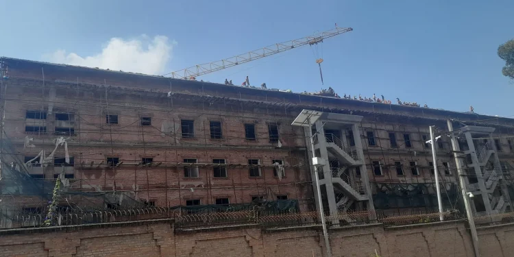 दसैँमा सिंहदरबार बनाउन भ्याइनभ्याइ