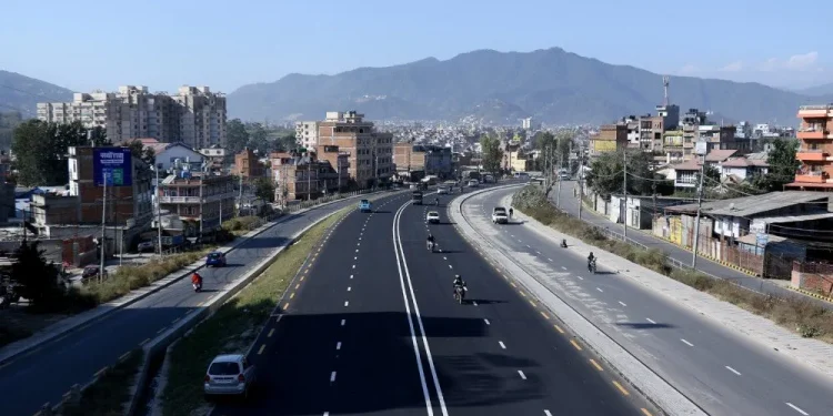 बिहीबार अत्यावश्यक काममा मात्रै गाडी चलाउन प्रहरीको आग्रह