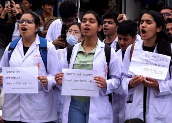 सुत्केरीको मृत्युपछि आम्दा अस्पतालमा तनाव, आफन्तले कुटे डाक्टर