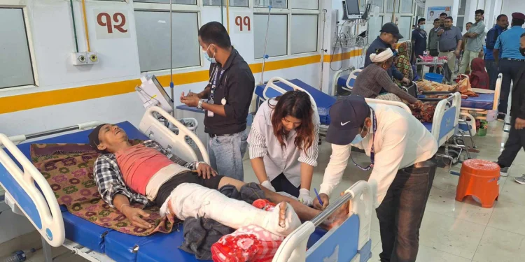 भूकम्पमा बाँचेकाहरु भन्छन्, ‘भाग्यले बचायो, अस्पताल आइपुगेका छौं अब केही नहोला कि’