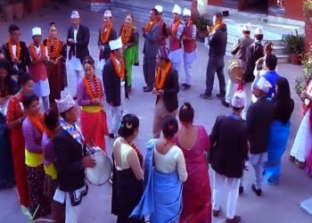 तिहार पर्वको महत्वपूर्ण संस्कृति देउसी भैलो खेलिंदै