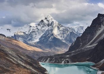 ‘जलवायु परिवर्तनका कारण हिमालय क्षेत्रका लाखौंको जीवन र जीविकोपार्जन गम्भीर खतरामा’