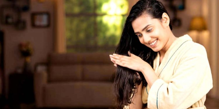 तपाईं पनि कपालमा तेल लगाउनुहुन्छ कि ?