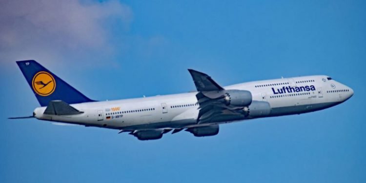 पति–पत्नीको झगडाले बैङ्कक जाँदै गरेको विमान दिल्ली डाइभर्ट !